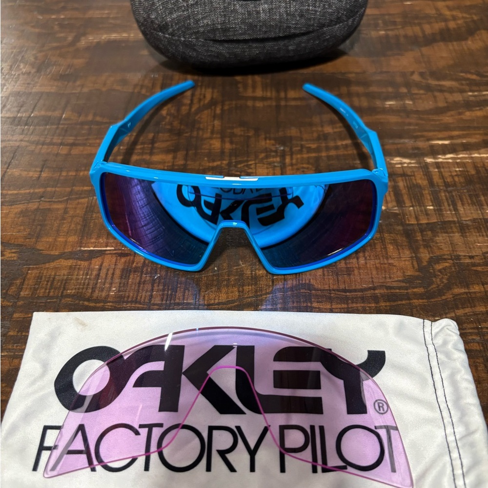 Oakley Sutro sky blue with prizm saphire and prizm trail lens
